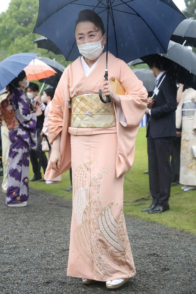 園遊会での信子さま