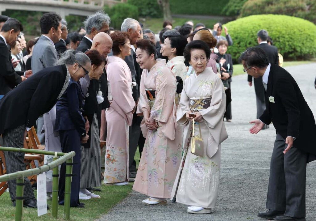 園遊会での信子さま