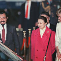 結婚前の信子さま