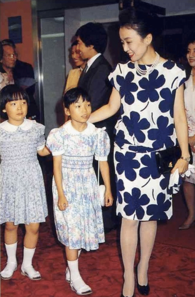 信子さまと幼少期の彬子さま・瑶子さま