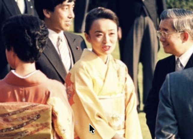 若い頃の信子さま