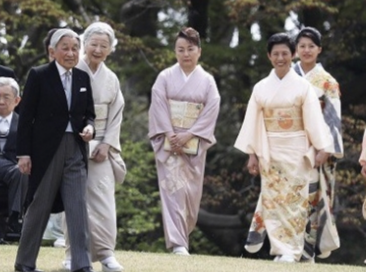 着物をお召しの信子さま(平成)