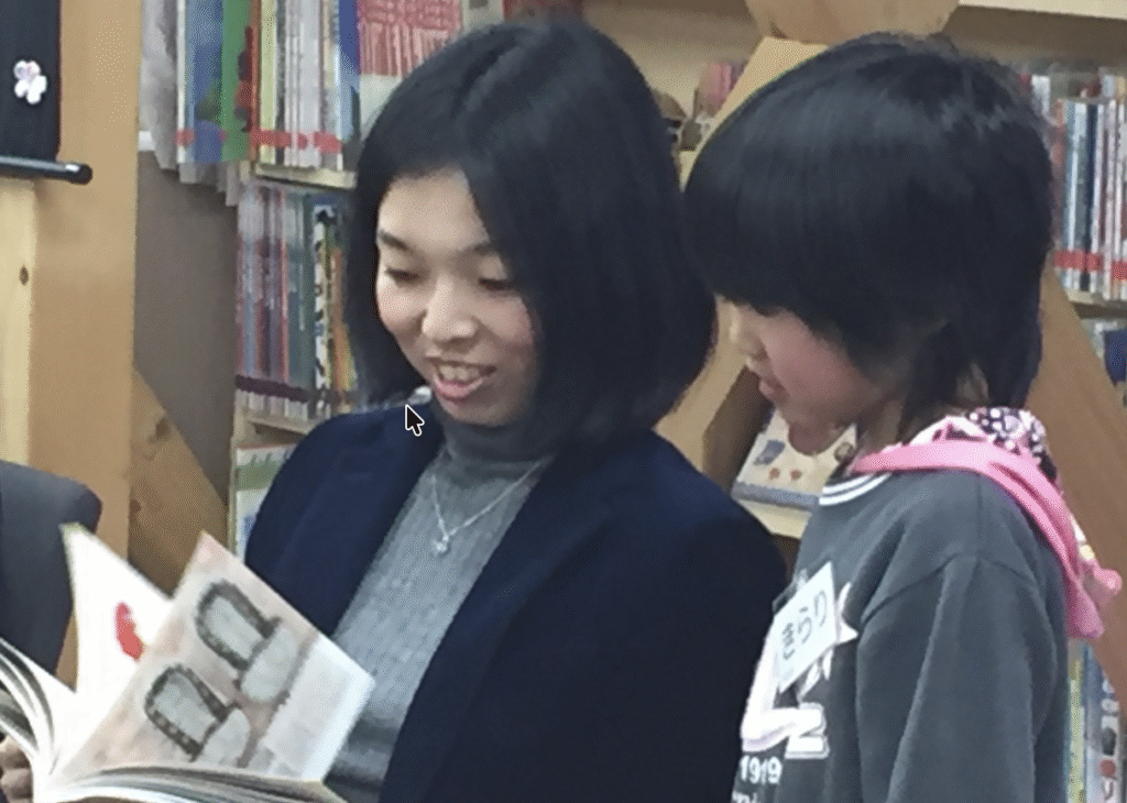 ワークショップに参加する彬子さま