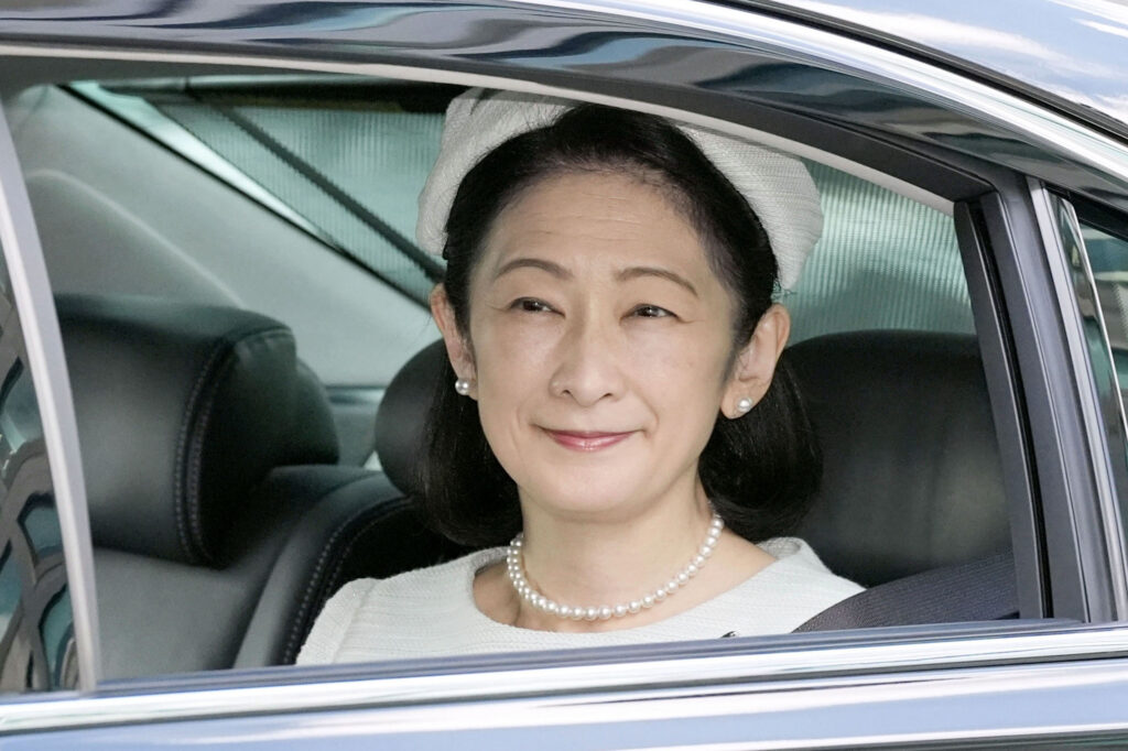 誕生日に天皇と上皇様にご挨拶に向かう紀子さま