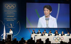 五輪招致スピーチをする久子さま
