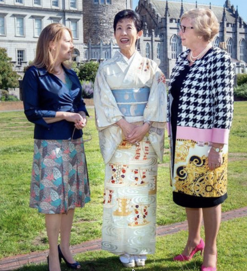 チェスター・ビーティ図書館をに訪れた久子さま