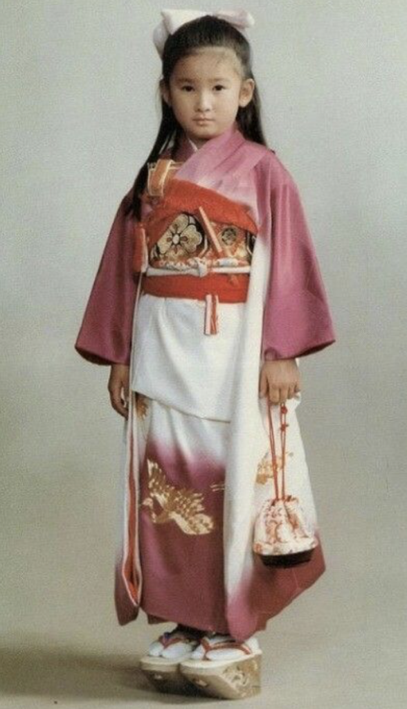 子どもの頃から、こんなに整っていたんですね。