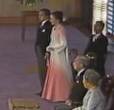 加冠の儀の美智子さま